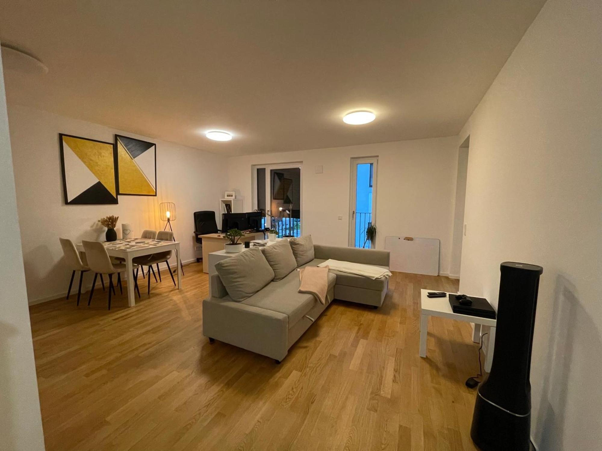 Precious Airport Apartment